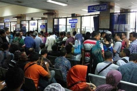 Samsat dibentuk dengan tujuan untuk membantu memperlancar dan mempercepat segala urusan masyarakat berkaitan dengan kendaraan. Cara Masuk Pegawai Samsat / Pengalaman Perpanjang Stnk Di ...
