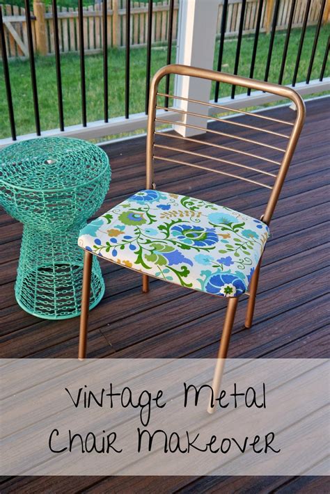 This retro metal chair is perfect for creating a seating area in your garden or your patio. Strawberry Jam House: Vintage Metal Chair Makeover