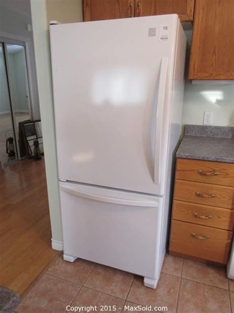 Fairfield golden kitchen cabinets please note: Online Kitchen Cabinet Auctions : Used Kitchenette For Sale Online Auction Netbid Industrial ...