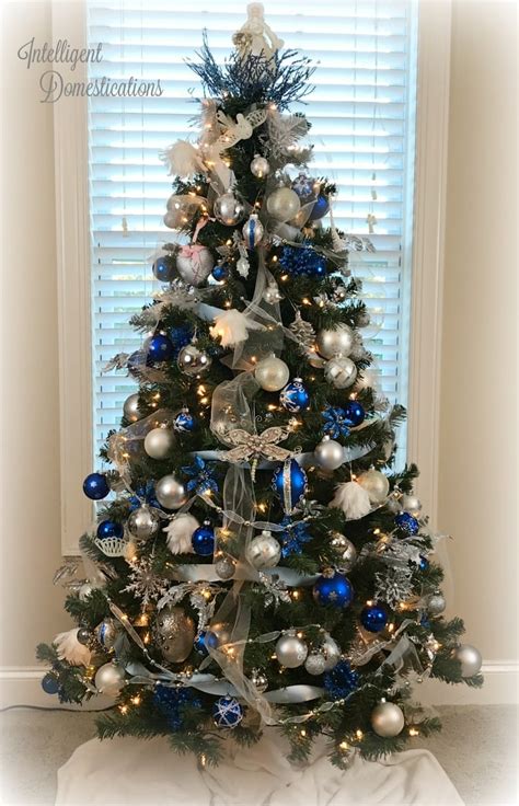 Blue and white christmas tree decorations