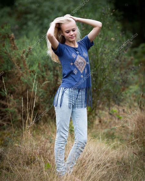 Beautiful Angel White Teenage Girl In A Field — Stock Photo © Heijo