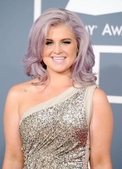 Kelly Osbourne Shows Off Purple Hair Color At The 2012 Grammy Awards