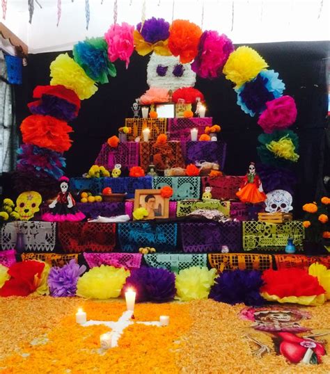 Lista 99 Foto Decoracion De Ofrendas De Dia De Muertos Cena Hermosa