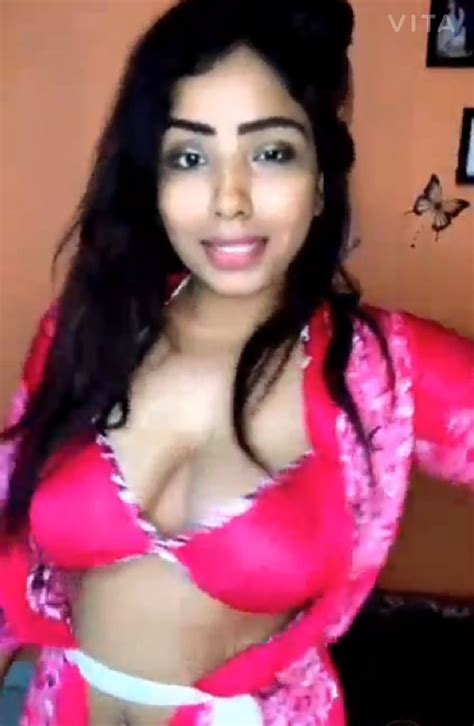 Hot Indian Babe Bebo Live Show And Other Desi Couples Video In