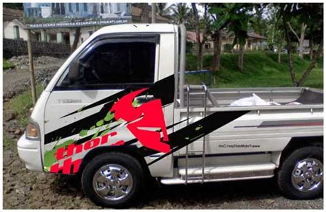 Mobil truk dan pickup memang dirancang sebagai mobil niaga, tapi siapa bilang mobil niaga tidak boleh berpenampilan keren. Aksesoris Mobil L300 Pick Up - Gambar Aksesoris