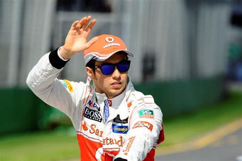 Hamilton pist dışı, zafer sergio perez'in azerbaycan'da düzenlenen formula 1 yarışının son turu nefes kesen bir mücadeleye sahne oldu. Sergio Perez Announces He Will Leave McLaren at the end of ...