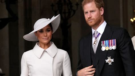 Meghan Markle Prince Harry Uninvited To Queen Elizabeths Funeral Reception Hollywood