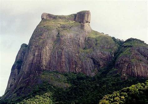 From wikimedia commons, the free media repository. Pedra da Gávea - Rio de Janeiro | Lugares Fantásticos
