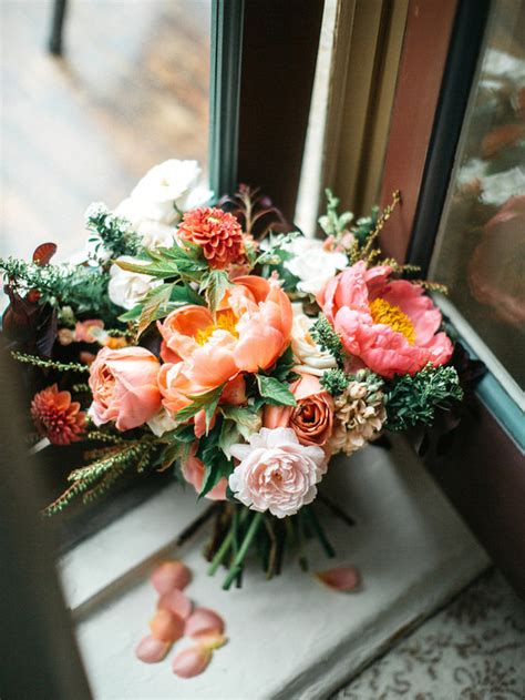 25 Gorgeous Bridal Bouquets For Spring And Summer Weddings