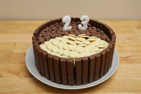 Royale tripple chocolate cake, how to make betty crocker royale cake, how to bake in microwave. Hannah's Gluten Free : Birthday Cake using Betty Crocker ...