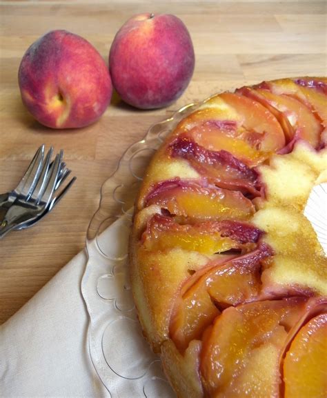 Rosenoisettes Gâteau aux pêches jaunes et sirop dérable façon savarin