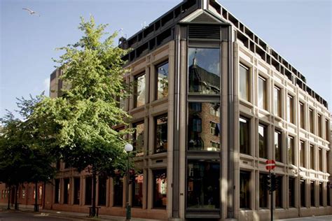 Norges bank operates as a bank. Norges Bank recomienda invertir más en empresas ...