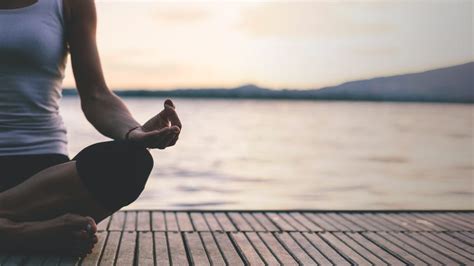 11 reasons why you should meditate daily by mia medium