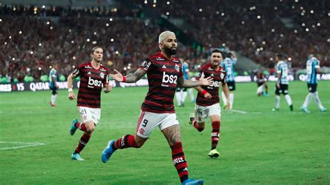 ˈklubi dʒi ʁeˈɡataʒ du flaˈmẽɡu; Flamengo X CSA é o destaque do Brasileiro neste domingo ...