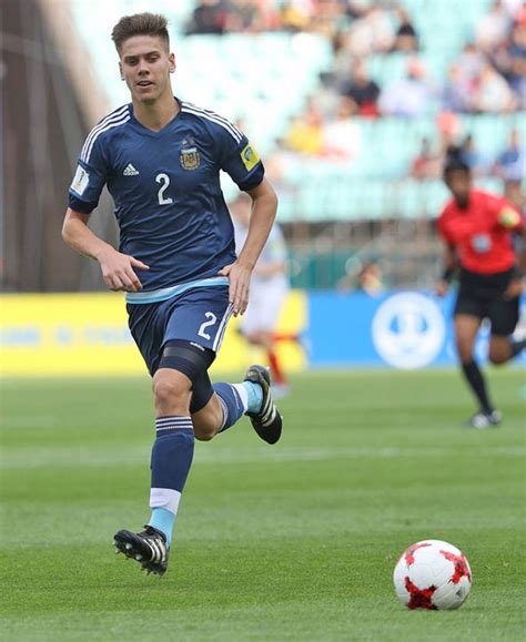 Juan foyth, joueur de l'estudiantes et de la sélection argentine. Tottenham Transfer News: Juan Foyth's agent in Paris for ...