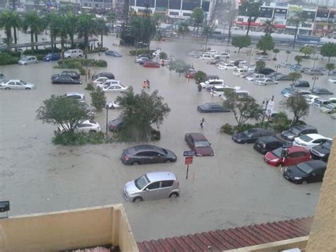 Berikut tips dan trik menjaga kebersihan lingkungan: Gambar Banjir Kilat Di Puchong