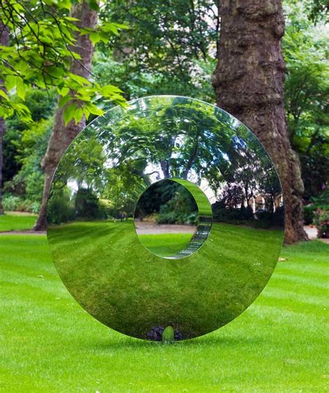 Add Art And Beauty To Your Garden With Amazing Sculptures
