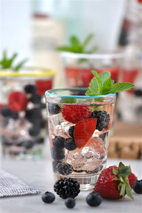 Pour the liqueur and white wine on top, give it a stir, and then refrigerate for at least 2 hours or overnight. White Wine Sangria - Colavita Recipes