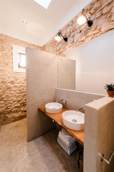 Ver más ideas sobre disenos de unas, decoración de unas, estilo rústico moderno. Pequeña casa en el campo en Ibiza | Baño rustico moderno ...