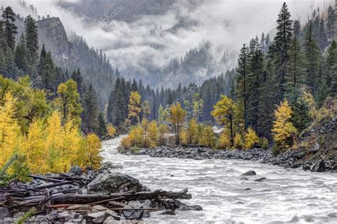 Wenatchee River Through The Mountains — Stock Photo © Gjohnstonphoto