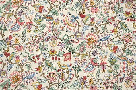French Vintage Floral Wallpaper Pin Em Fabrics Textiles And Wallcoverings