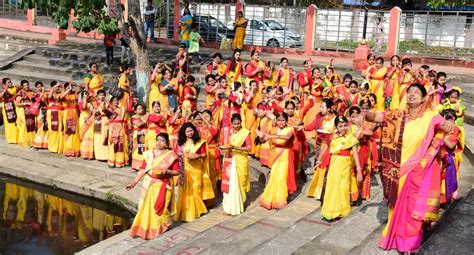 ‘dol Jatra Celebrated With Traditional Fanfare Jharkhand Mirror