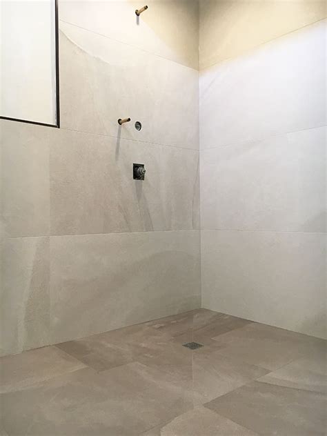 We recommend putting the drain assembly together first before securing your tub to the studs. Barrier-Free (Curbless) 24×24 Porcelain Tile Wedi Shower ...