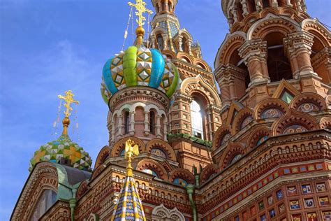 I show the area and the airbnb apartment and talk about the price and give advice on where to stay. Travel & Adventures: St. Petersburg & Around. A voyage to ...
