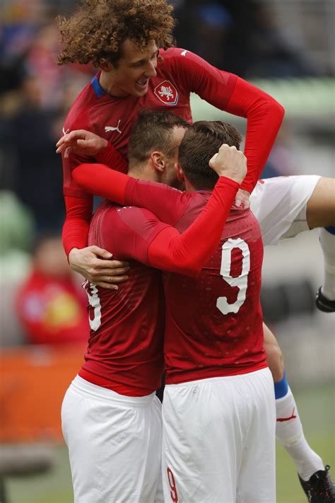 亞歷克斯·克爾 (zh) calciatore ceco (it); Alex Král: „Věřím, že přijde další nabídka!" | Gól.cz