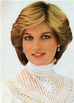 Prens charles'la olan evliliğiyle o dönem i̇ngiltere'de genç prens charles'ın aşk hayatı basının gündemini en çok meşgul eden. Diana Spencer Kimdir ? - Diana Spencer Hayatı ve Biyografisi