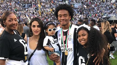 Artículos, videos, fotos y el más completo archivo de noticias de colombia y el mundo sobre juan guillermo cuadrado. Juan Guillermo Cuadrado y su historia de dolor y fuerza