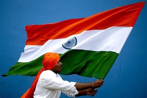 Let every patriot be honored; Tiranga Jhanda HD Wallpaper Images Cute Pics of Tiranga | www.lovelyheart.in