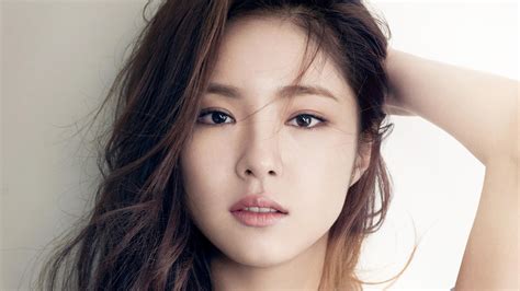 shin se kyung south korean actress model and singer asian celebrity girl wallpaper 001