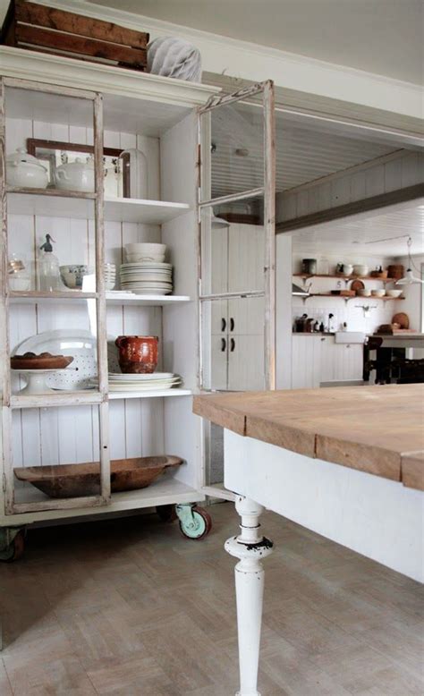 Free online tools & design consultation. great cabinet on wheels. Would be awesome for my studio ...