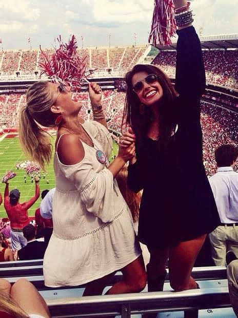 All of these outfits work in multiple skin tones id just change the hair color on a few of them! 22 Game Day Outfits All College Girls Need To Copy - By ...