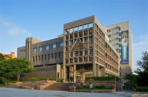 展覽媒材 古董文物 油畫 書畫 壓克力 水彩 版畫 雕塑 攝影 錄像與裝置 表演藝術 複合媒材 其他. 【讀書】將文藝進行到底 台灣十大必去圖書館 - 香港輕新聞 Lite News Hong Kong
