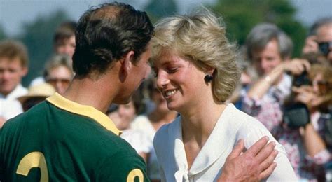Niesłychane, kto zajmie jego miejsce. Na tych zdjęciach Diana i Karol wyglądają na równych ...
