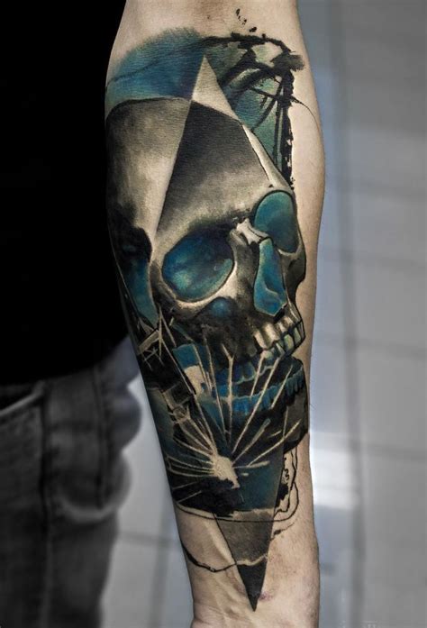 czaszka tatuaż na rękę