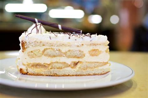 La tradizione gastronomica greca vanta una storia plurisecolare: 24 dolci da non perdere della pasticceria austriaca nel ...