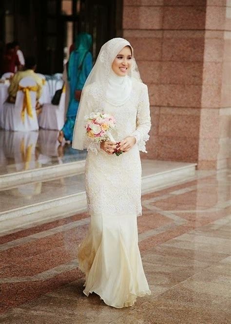 Muslimah wedding dress bridal hijab akad nikah muslim brides hijab fashion bridesmaid dresses bridesmaids wedding inspiration wedding ideas. Koleksi Gaun Pengantin Muslimah Modern - Kumpulan Model ...