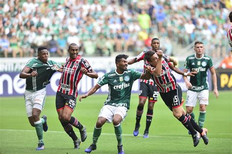 Atual campeão da competição continental, o verdão venceu os dois confrontos contra a universidad católica e, com isso, garantiu vaga nas quartas. SPNet - Clássico entre São Paulo e Palmeiras muda de 16h ...