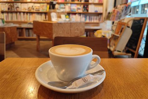 6 Tokyo Book Cafés for Bibliophiles and Coffeeholics | Tokyo Weekender