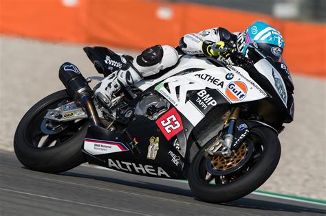 C'est pour cette raison qu'il existe, en plus du classement général, différents classements afin que chacun puisse se battre à la hauteur de ses moyens. 24 Heures Motos : l'équipe BMW Penz13.com sur le podium
