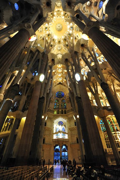 Opened to the public from 09:00 am to 19:00 pm, the church is located in calle mallorca, barcelona, is never empty of visitors. Sagrada familia interior 2 | Simplicity Relished