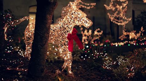 35 Aesthetic Christmas Backgrounds - Wallpaperboat