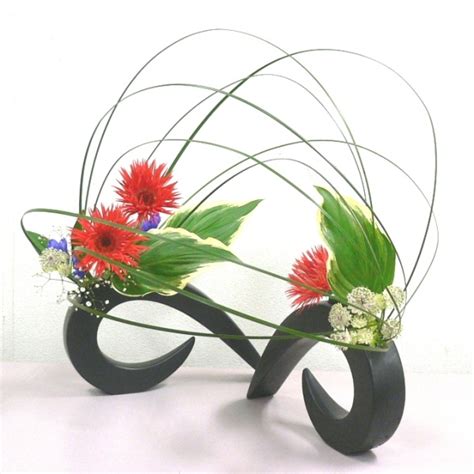 Contemporary flower arrangements creative flower arrangements tropical floral arrangements church flower arrangements deco floral arte floral floral design flower show flower art. Ikebana by Junko, Japanese flower arrangement art of Ikebana,