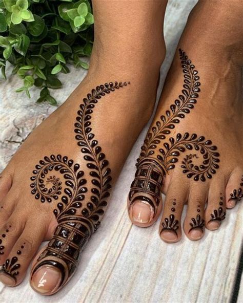 leg mehndi design images simple and easy ~ 19 beautiful feather henna designs you will love to