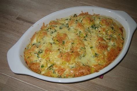 200g gouda oder tilsiter, in stücken 1 zwiebel, halbiert 20g öl 500g wasser 1 würfel gemühsebrühe für 0,5 l wasser 800g kartoffeln, festkochend, in. Kohlrabi-Kartoffel Auflauf von Andy38 | Chefkoch