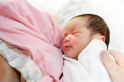 Berat badan bayi turun mendadak. Warna Najis Petunjuk Kesihatan Anak! Mama Papa Kena Arif ...