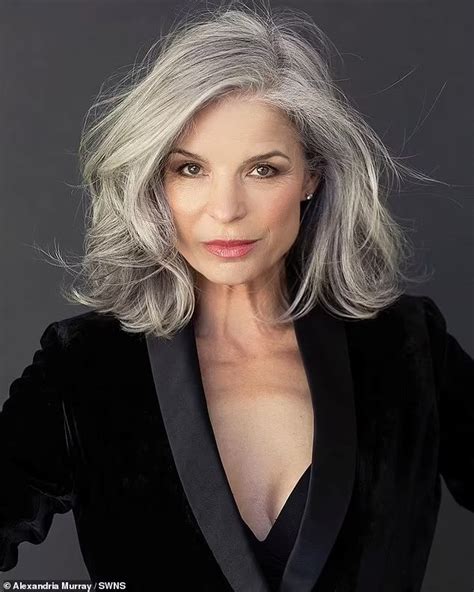 Model 62 Says Going Grey Has Opened Many New Doors Gray Hair Beauty Gorgeous Gray Hair